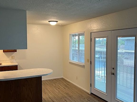 5th image of 624 Berrydale Ave #27