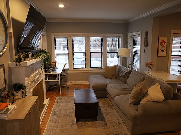 4th image of 4013 N Southport Ave #1
