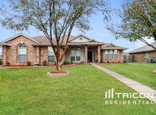 400 Harvest Hill Ln, Venus, TX 76084
