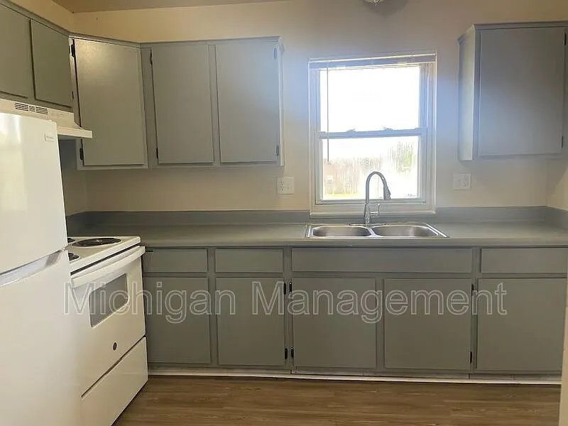 2 bed, 1.0 bath, 800 sqft, $975 — Photo 3