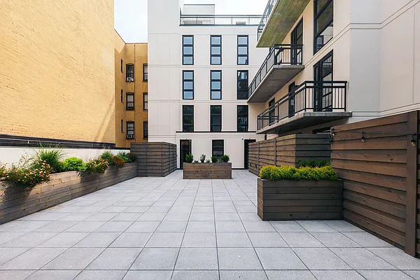 Rented by Nooklyn NYC LLC | media 68