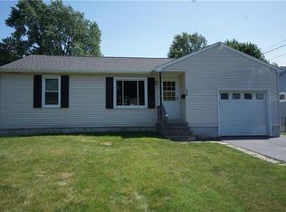 326 Lawrence Ave, North Syracuse, NY 13212