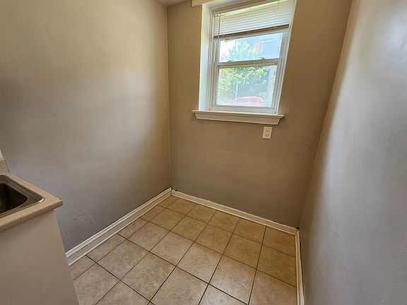 4th image of 400 2nd Ave #3