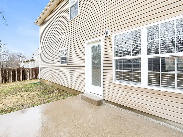 141 Lyndhurst Dr — Photo 17