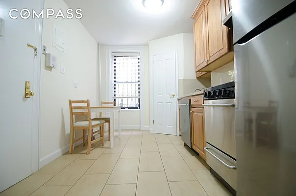 Rented by Compass | media 7