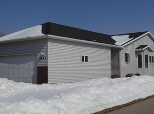 3604 28th St S, Fargo, ND 58104