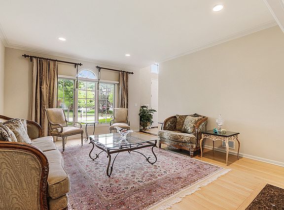 4th image of 1518 Windy Hill Dr
