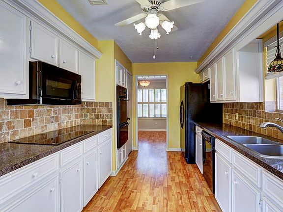 2nd image of 4762 Blueberry Hill Dr