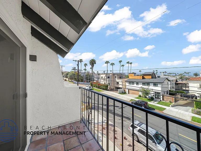 708 N. Juanita Ave. — Photo 47
