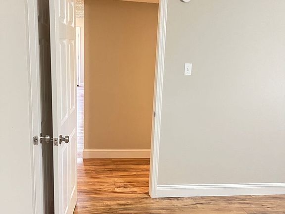 5th image of 10064 Squire Meadows Dr APT 8