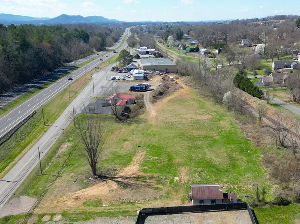 556 Main St, Mount Carmel, TN 37645