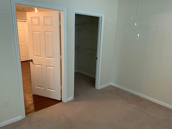 5th image of 2801 Chancellorsville Dr APT 218