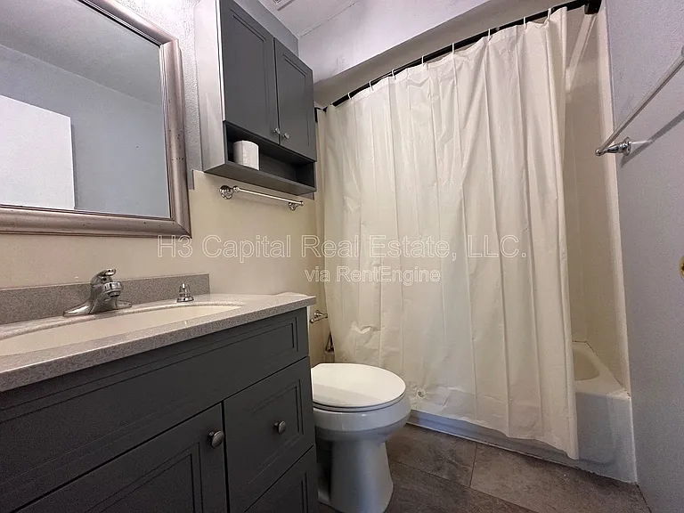 202 S Hilgard St — Photo 8