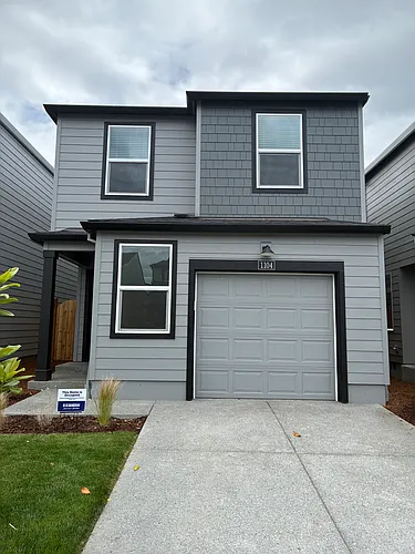 1104 SE 193rd Pl Photo 1
