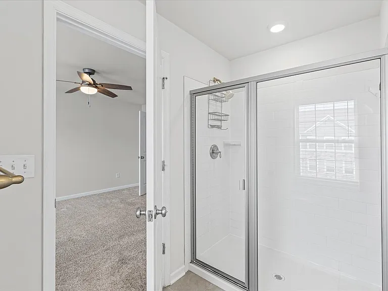 8 Venice Ln — Photo 23
