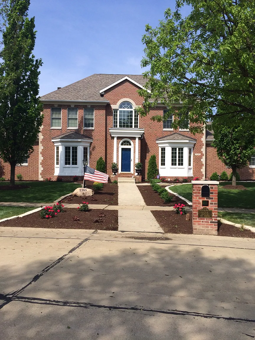 2305 Firethorn Ln photo 1