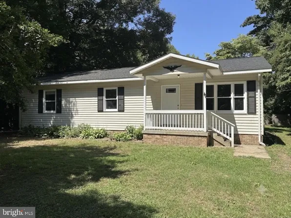 232 Shirley Ln, Montross, VA 22520