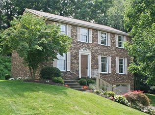 1317 Manor Dr, Pittsburgh, PA 15241