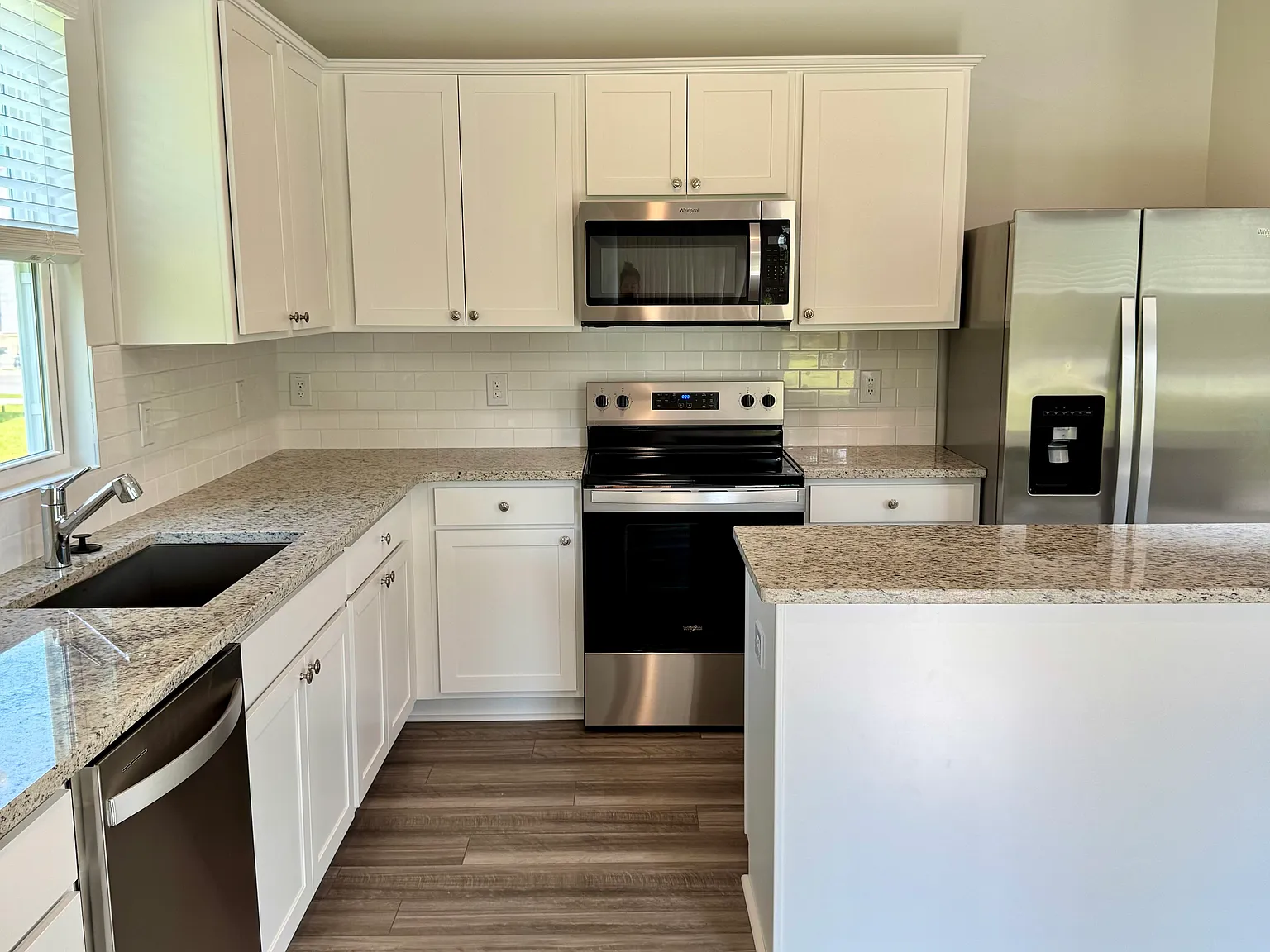 4 bed, 1967 sqft, $2,200 — Photo 4