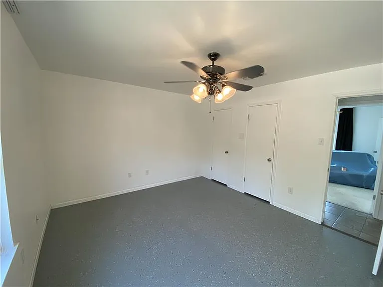1122 Rhonda Lee St — Photo 17
