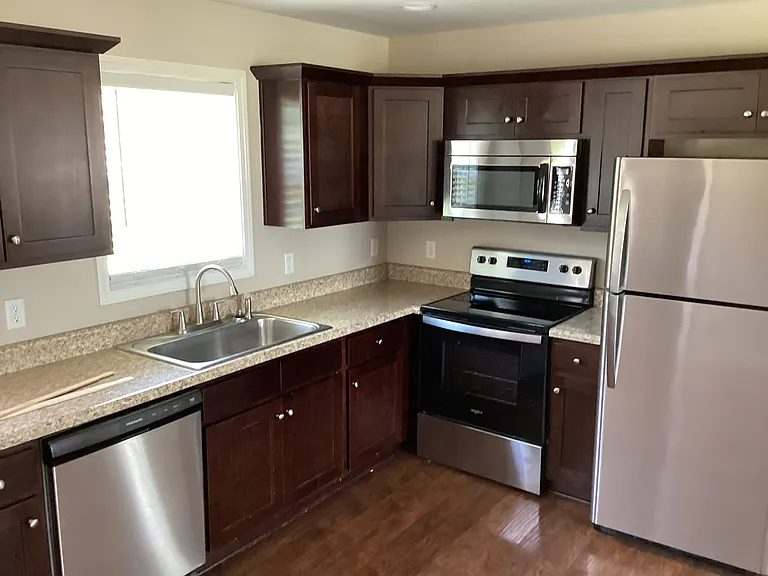 107 Sunset Ave — Photo 4