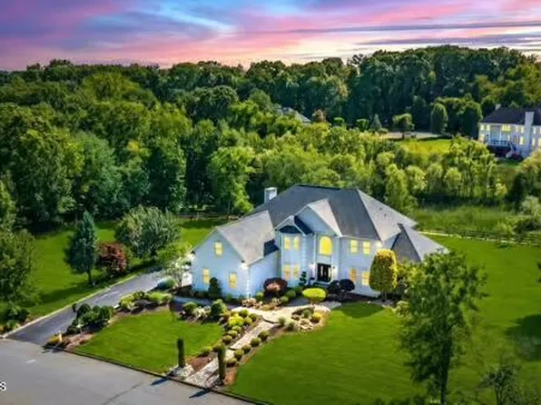 14 Diamond Hill Road, Marlboro, NJ 07746
