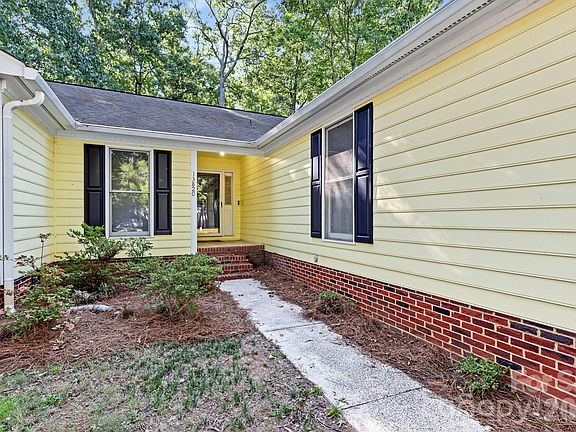 3rd image of 13820 Portpatrick Ln #221