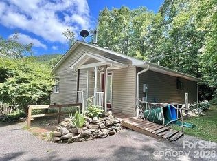 105 Chestnut Hill Rd, Black Mountain, NC 28711
