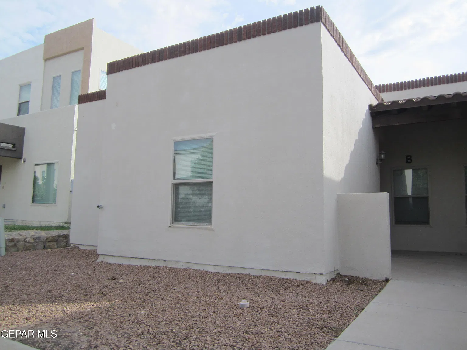 4 bed, 2.0 bath, 1424 sqft, $1,850 — Photo 3