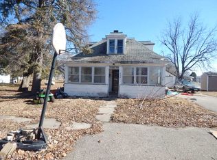 216 N Elm St, Gilman, IA