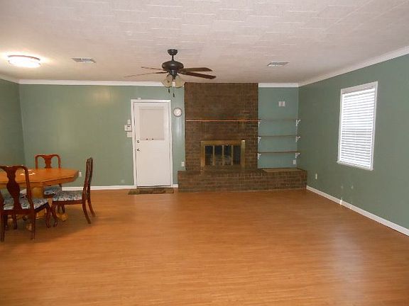 4th image of 242 Diebel Dr