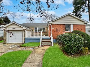 48 Wellsboro Rd, Valley Stream, NY 11580