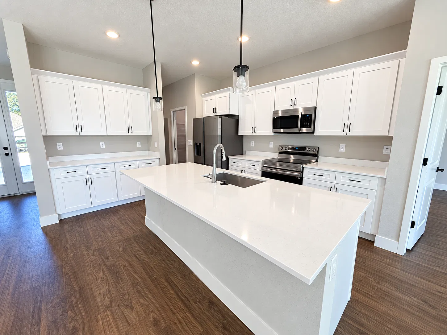 4 bed, 1873 sqft, $2,300 — Photo 2