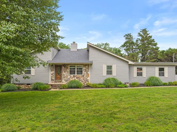 252 Overbrook Dr, Rossville, GA 30741