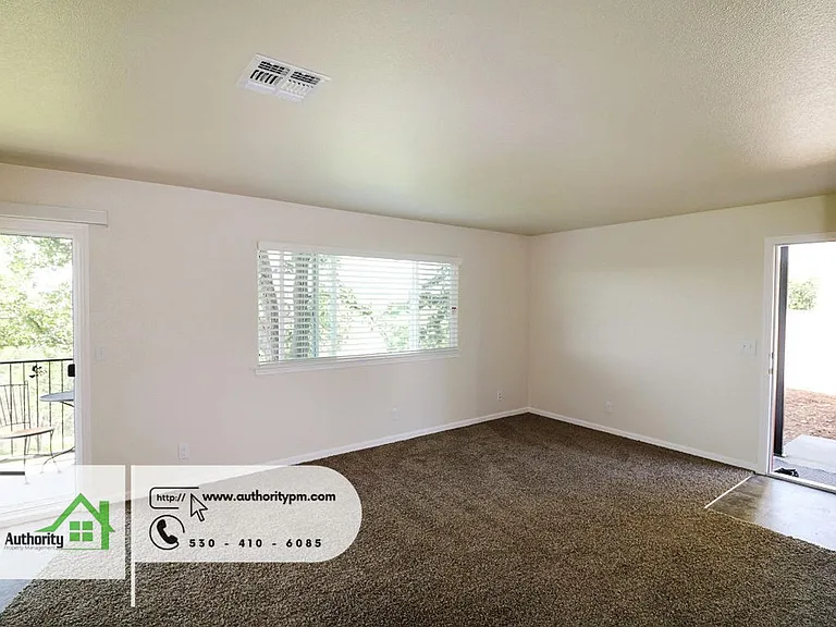 4445 Dogwood Ln #C — Photo 15