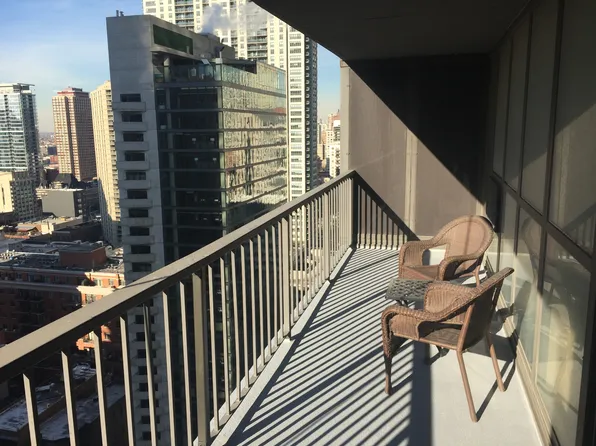 10 E Ontario St, Chicago, IL
