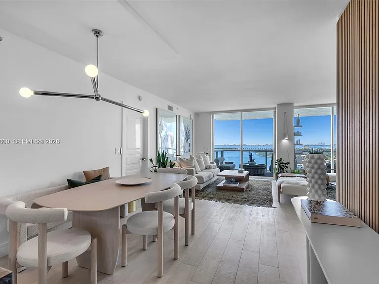 10 Venetian Way #1803 — Photo 10