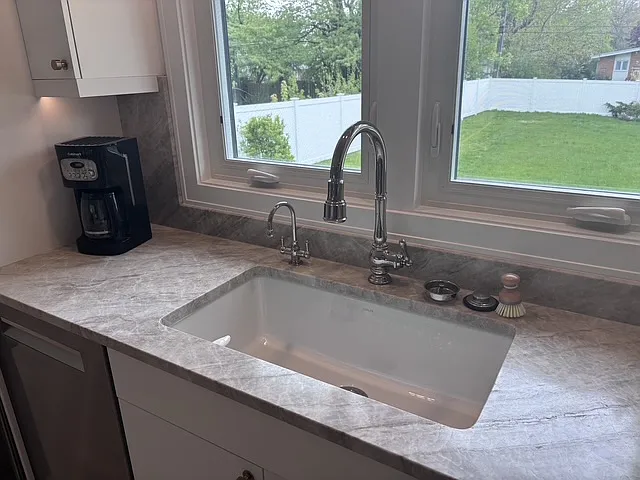 475 Lincoln Ave — Photo 6