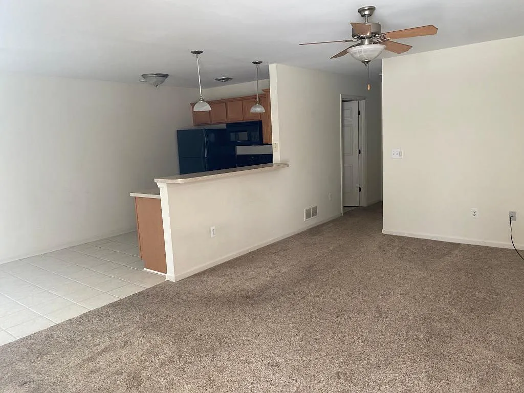 14100 Allen Rd — Photo 3