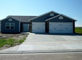 601 Canyon Rd, Mandan, ND 58554