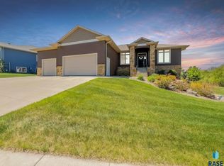 305 S Heritage Rd, Brandon, SD 57005