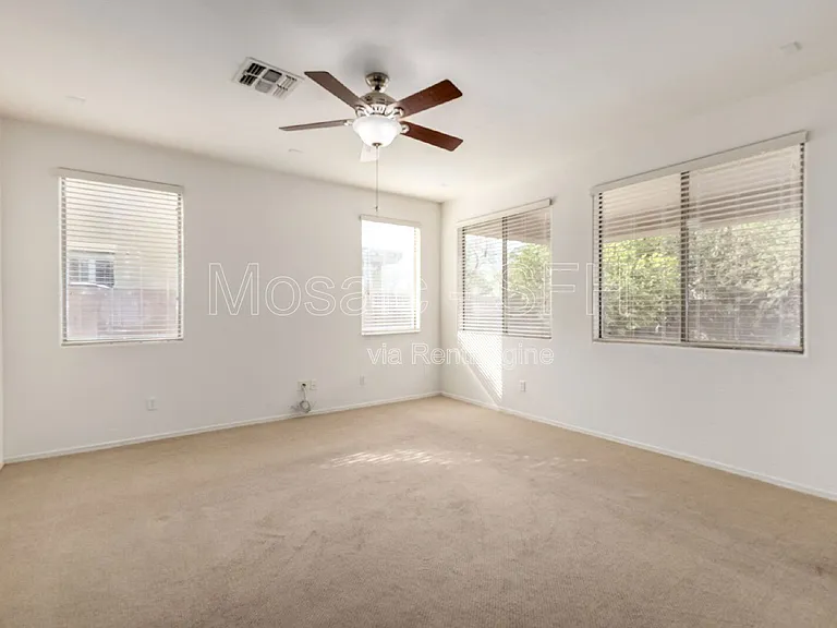 2656 E Boston St — Photo 9