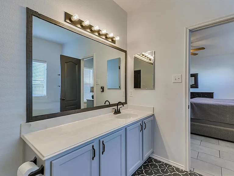 317 Sheridan Rd — Photo 14
