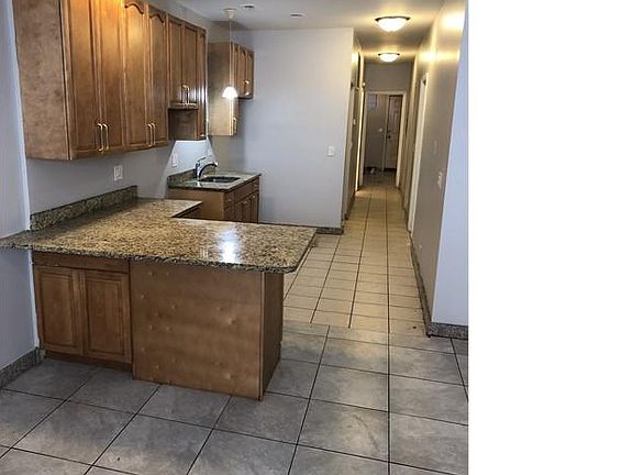 3rd image of 5420 S Loomis Blvd APT 1