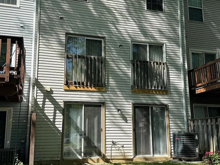 4711 Leyden Way — Photo 15