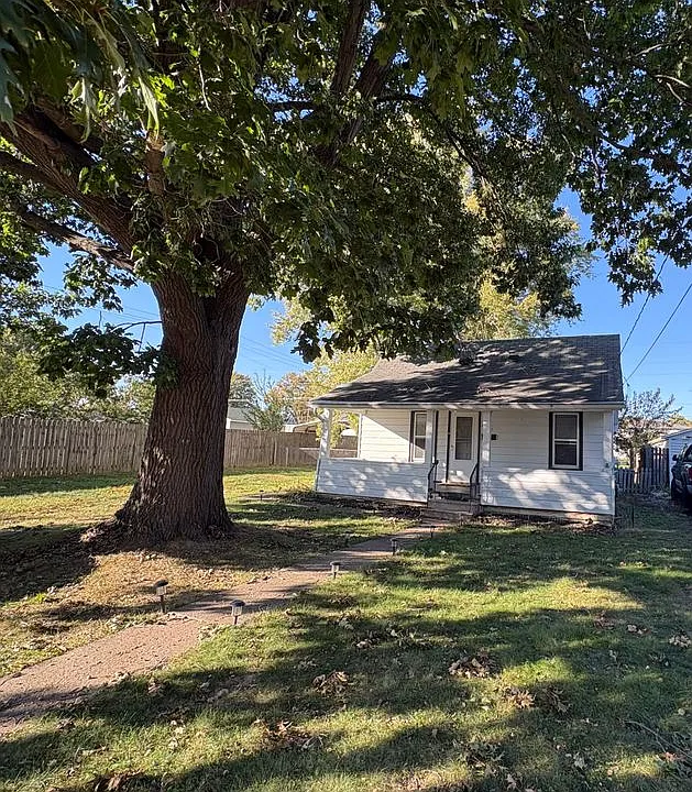 1207 E Rouse Ave