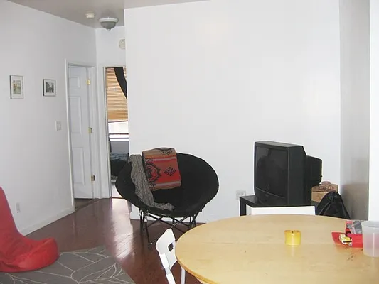 Rented by Perry Associates NYC Inc | media 39