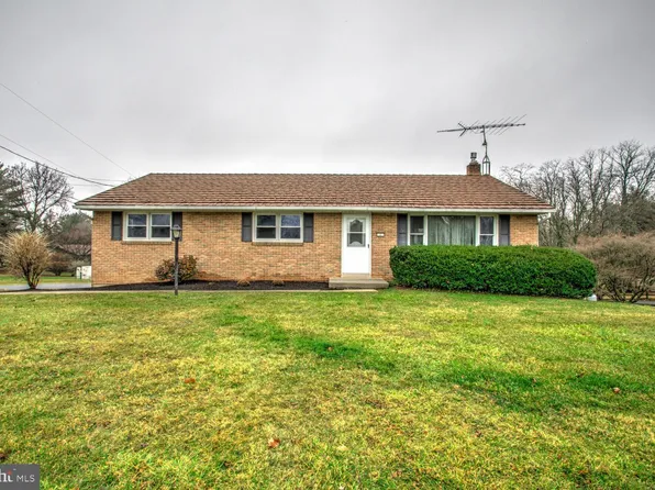 1 Appaloosa Dr, Lititz, PA 17543