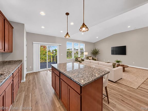 5th image of 4554 Cranston Rd