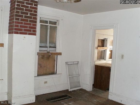 4th image of 321 Tod Ave NW